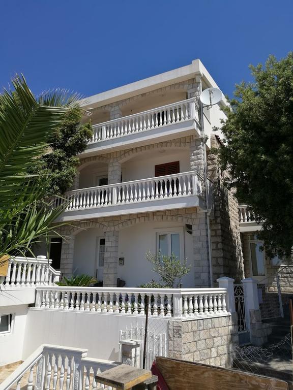 Apartmani Luksic Sutomore Exterior photo
